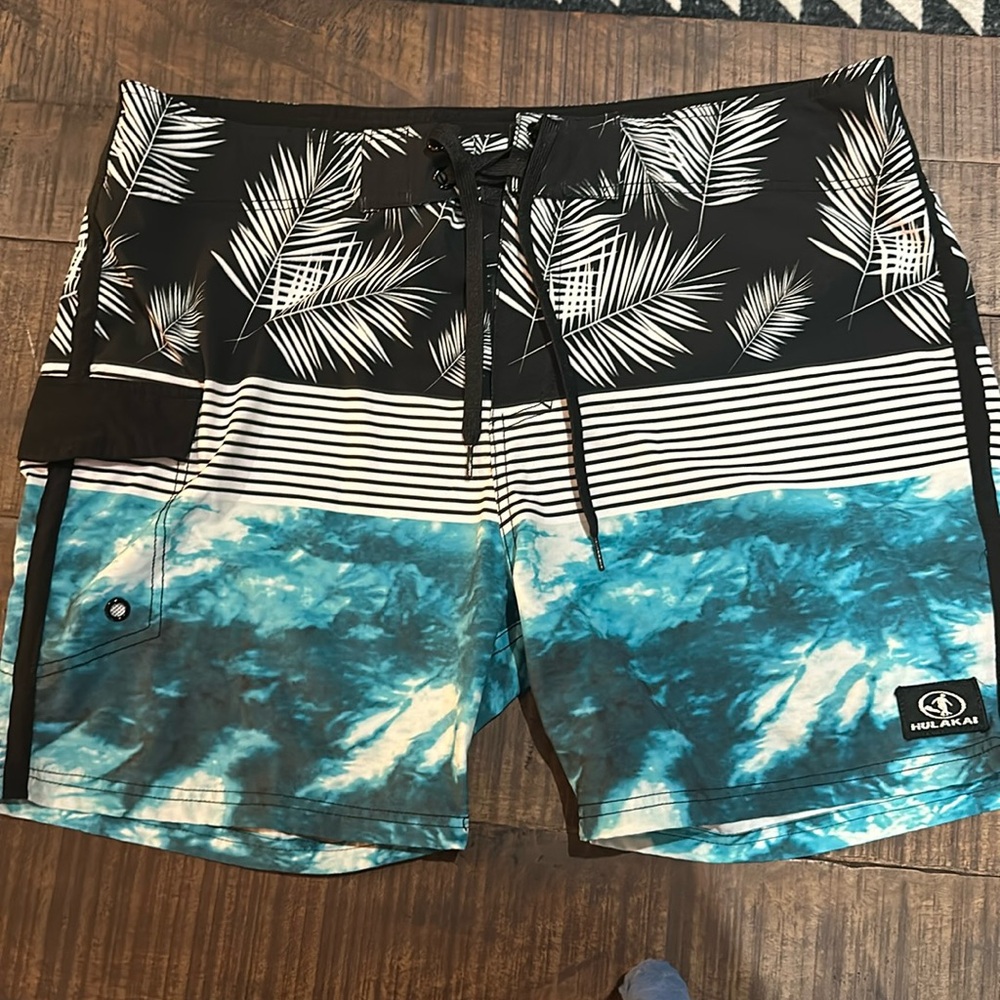 Hulakai black & blue palm print& stripes swim trunks size 38
